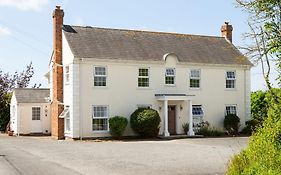 Stunning 6 Bedroom Cottage Near Cornish Coast